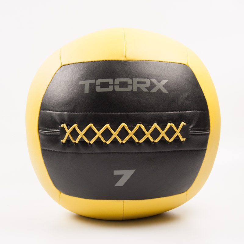Billede af en gul wall ball på 7 kg fra TOORX